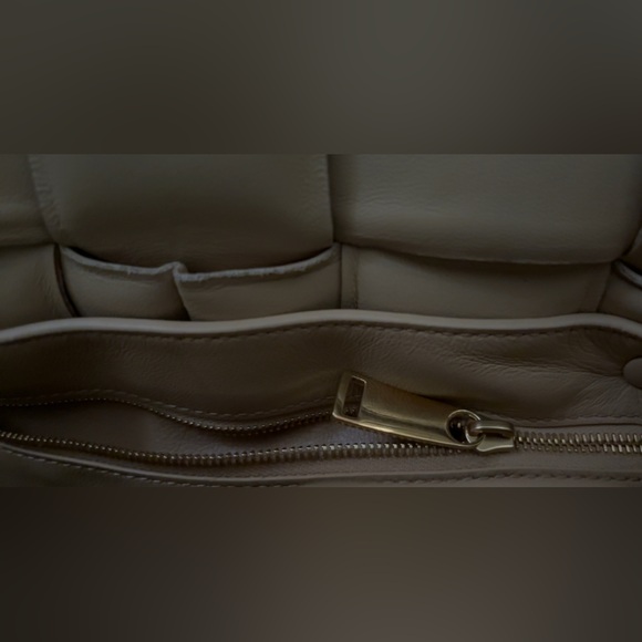 Authentic Brand New Bottega Veneta beige padded cassette Bag - Picture 13 of 13